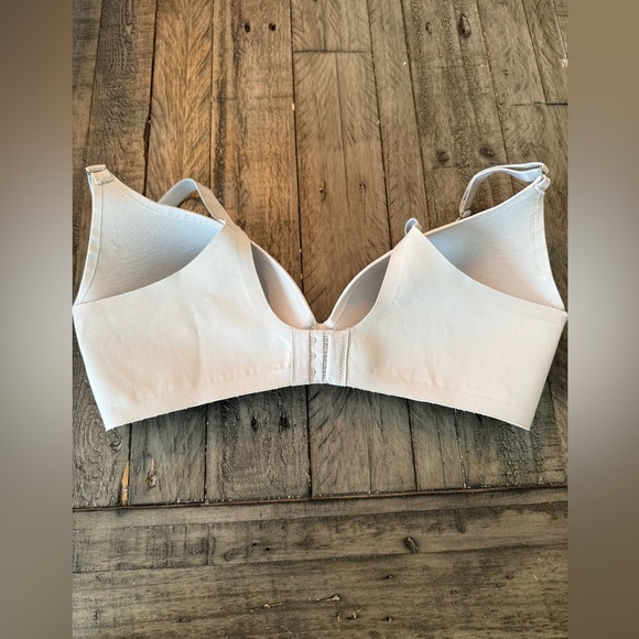 La Vie En Rose Sleekback Bra Bundle, size 36D - Picture 13 of 15